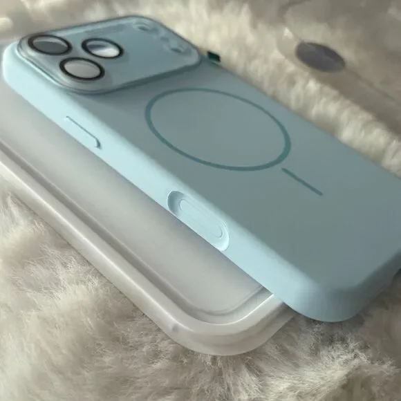 ⚡️FLASH SALE⚡️IPhone 17pro max magsafe shock proof full coverage case - Blue - Picture 2 of 4